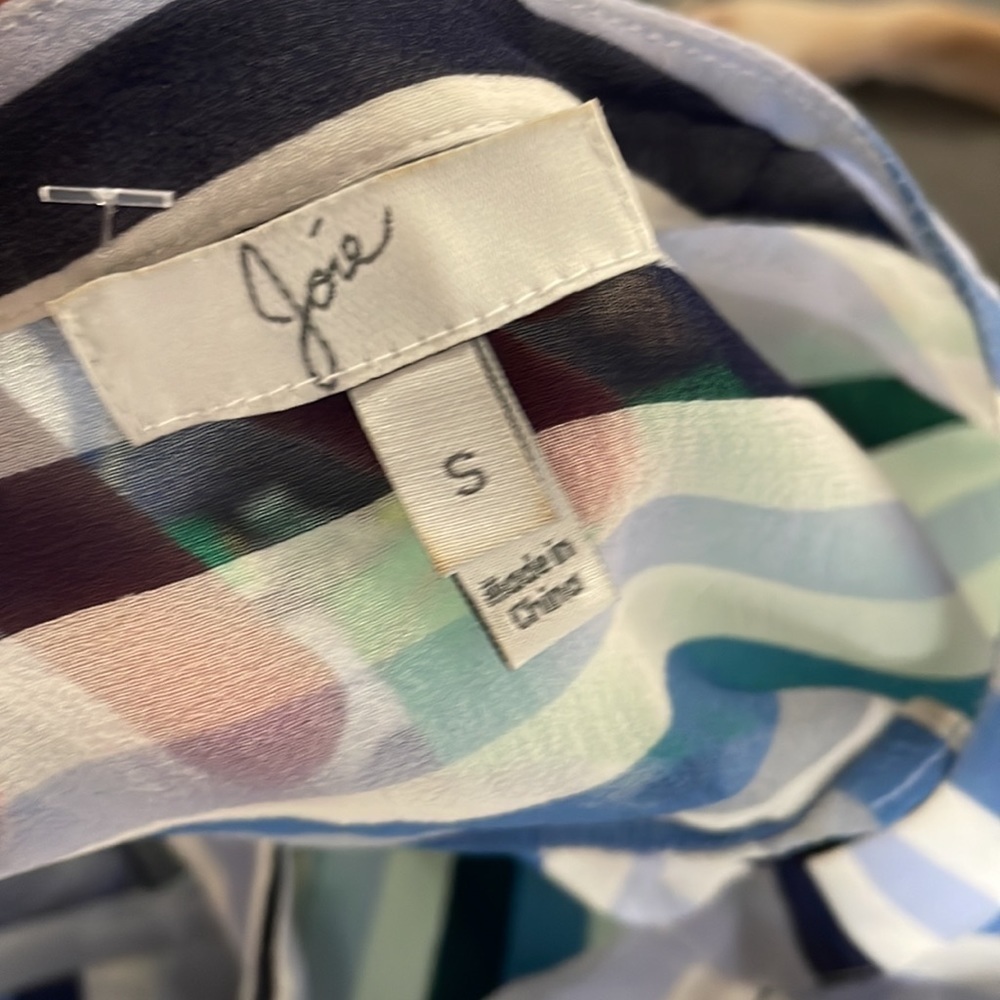 Joie striped blue 100% silk button up summer tank - Picture 6 of 7